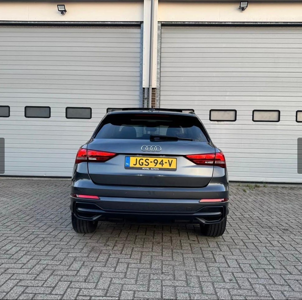 Audi Q3 35 TFSI Pro Line S-Line Panoramadak Trekhaak foto 4