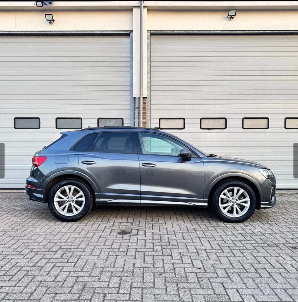 Audi Q3 35 TFSI Pro Line S-Line Panoramadak Trekhaak foto 3